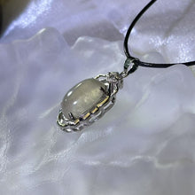 Load image into Gallery viewer, Silver Rutilated Quartz Pendant Necklace 银发晶镶嵌吊坠项链