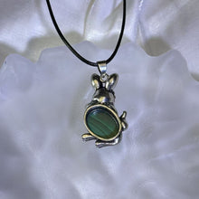 Load image into Gallery viewer, Malachite Rabbit Pendant Necklace 孔雀石镶嵌兔子吊坠项链
