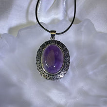 Load image into Gallery viewer, Amethyst Pendant Necklace 紫水晶镶嵌吊坠项链