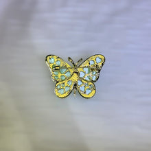 Load image into Gallery viewer, White Freshwater Pearl Butterfly Brooch 白色淡水珍珠镶嵌蝴蝶胸针