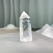 Load image into Gallery viewer, Clear Quartz Pointed Tower 白水晶单尖六棱柱