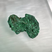 Load image into Gallery viewer, Malachite Free Form Ore Stone 孔雀石随型原石