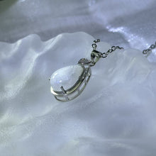 Load image into Gallery viewer, Moonstone Pendant Necklace 冰长石月光石镶嵌吊坠项链