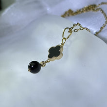 Load image into Gallery viewer, Onyx Clover Pendant Necklace 黑玛瑙四叶草镶嵌吊坠项链