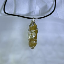 Load image into Gallery viewer, Caramel Agate Pendant Necklace 焦糖玛瑙吊坠项链