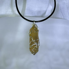 Load image into Gallery viewer, Caramel Agate Pendant Necklace 焦糖玛瑙吊坠项链