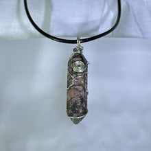 Load image into Gallery viewer, Rhodonite Pendant Necklace 蔷薇辉吊坠项链