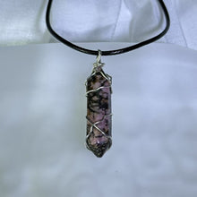 Load image into Gallery viewer, Rhodonite Pendant Necklace 蔷薇辉吊坠项链