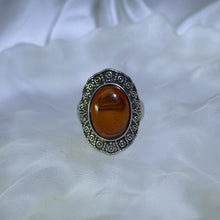 Load image into Gallery viewer, Amber Adjustable Ring 血珀琥珀镶嵌活口戒指