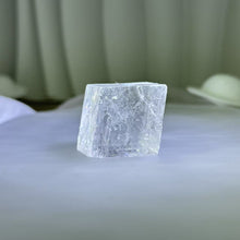 Load image into Gallery viewer, Clear Calcite Free Form Shape 透明方解石随型