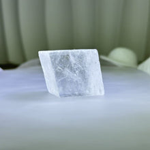 Load image into Gallery viewer, Clear Calcite Free Form Shape 透明方解石随型