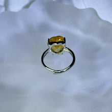Load image into Gallery viewer, Citrine Love Heart Adjustable Ring 黄水晶爱心镶嵌活口戒指