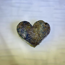 Load image into Gallery viewer, Amethyst Cluster Love Heart 紫水晶晶簇爱心