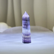 Load image into Gallery viewer, Fluorite Pointed Tower 萤石单尖六棱柱