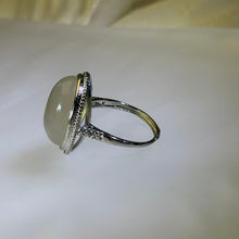 Load image into Gallery viewer, White Agate Adjustable Ring 白玛瑙活口戒指