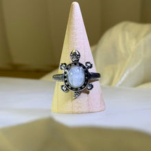 Load image into Gallery viewer, Moonstone "Longevity Turtle" Adjustable Ring 月光石“长寿灵龟”活口戒指