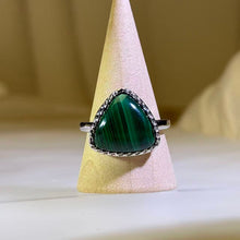 Load image into Gallery viewer, Malachite Triangle Open Ring 孔雀石三角形活口戒指
