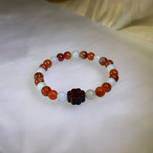 Load image into Gallery viewer, Carnelian Green Jadeite Clover Bracelet 南红玛瑙豆色翡翠四叶草手串