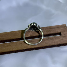 Load image into Gallery viewer, Malachite Adjustable Ring 孔雀石镶嵌活口戒指