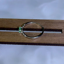 Load image into Gallery viewer, 925 Silver Emerald Adjustable Ring 祖母绿绿宝石银镶嵌活口戒指