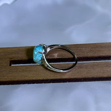 Load image into Gallery viewer, Blue Turquoise Adjustable Ring 蓝色松石镶嵌活口戒指