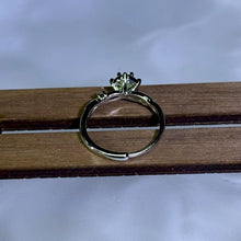 Load image into Gallery viewer, Peridot Adjustable Ring 橄榄石镶嵌活口戒指