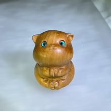 Load image into Gallery viewer, Cliff Cypress Wood Moon-Gazing Cat Carving Ornament 崖柏木望月猫雕刻摆件