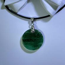 Load image into Gallery viewer, Green Strawberry Quartz Round Pendant Necklace 绿色草莓晶圆牌吊坠项链
