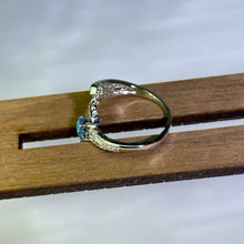 Load image into Gallery viewer, London Blue Topaz Love Heart Adjustable Ring 伦敦蓝托帕石爱心活口戒指