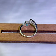 Load image into Gallery viewer, London Blue Topaz Love Heart Adjustable Ring 伦敦蓝托帕石爱心活口戒指