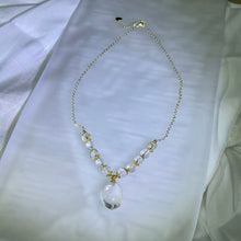 Load image into Gallery viewer, Clear Quartz Teardrop Pendant Bead Necklace 白水晶水滴吊坠珠链项链