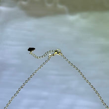 Load image into Gallery viewer, Clear Quartz Teardrop Pendant Bead Necklace 白水晶水滴吊坠珠链项链