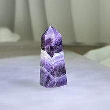 Load image into Gallery viewer, Chevron Amethyst Pointed Tower 梦幻紫水晶单尖六棱柱