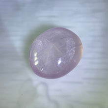 Load image into Gallery viewer, Oval Rose Quartz 椭圆粉水晶滚石
