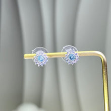 Load image into Gallery viewer, Blue Apatite Sunflower Stud Earrings 蓝磷灰太阳花镶嵌银耳钉