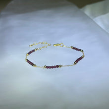 Load image into Gallery viewer, Purple Pyrope Garnet Bead Bracelet 紫牙乌石榴石小圆珠手链