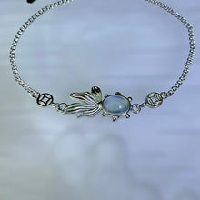 Load image into Gallery viewer, Aquamarine Goldfish Bracelet 海蓝宝镶嵌金鱼手链