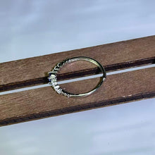 Load image into Gallery viewer, Blue Sapphire Adjustable Ring 蓝色蓝宝石镶活口戒指