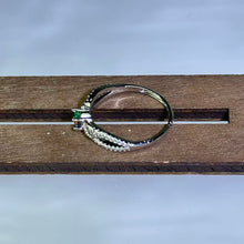 Load image into Gallery viewer, Black Opal Adjustable Ring 黑色欧泊镶活口戒指