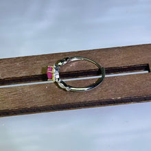 Load image into Gallery viewer, Pink Ruby Adjustable Ring 粉色红宝石镶嵌活口戒指