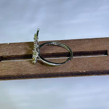 Load image into Gallery viewer, Rainbow Tourmaline Butterfly Adjustable Ring 彩虹碧玺镶嵌蝴蝶活口戒指