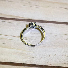 Load image into Gallery viewer, Almandine Garnet Heart Adjustable Ring 酒红石榴石爱心镶嵌活口戒指