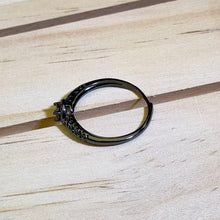 Load image into Gallery viewer, Almandine Garnet Adjustable Ring 酒红石榴石镶嵌活口戒指