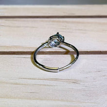 Load image into Gallery viewer, Swiss Blue Topaz Adjustable Ring 瑞士蓝托帕石镶嵌活口戒指