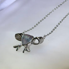 Load image into Gallery viewer, Fluorite Heart Bow Pendant Necklace 萤石爱心镶嵌蝴蝶结吊坠项链