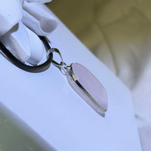 Load image into Gallery viewer, Rose Quartz Pendant Necklace 粉水晶吊坠项链
