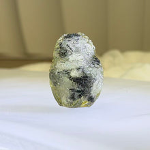 Load image into Gallery viewer, Black Tourmalinated Quartz Resin Owl 黑发晶滴胶猫头鹰