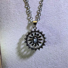 Load image into Gallery viewer, London Blue Topaz Sunflower Pendant Necklace 伦敦蓝托帕石镶嵌太阳花吊坠项链
