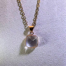 Load image into Gallery viewer, Rose Quartz Tower Pendant Necklace 粉水晶唐塔镶嵌吊坠项链