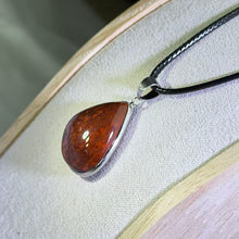 Load image into Gallery viewer, Red Agate Teardrop Pendant Necklace 红玛瑙水滴吊坠项链